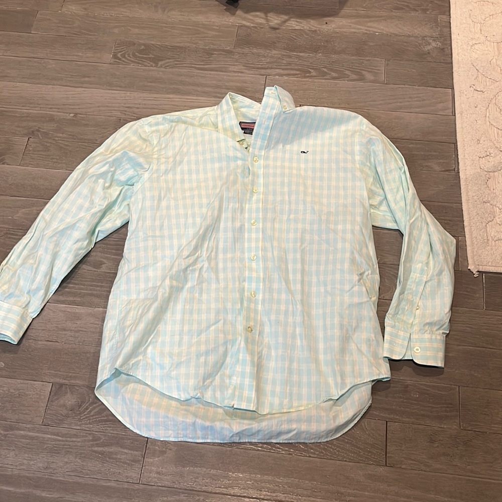 Vineyard vines large shirt